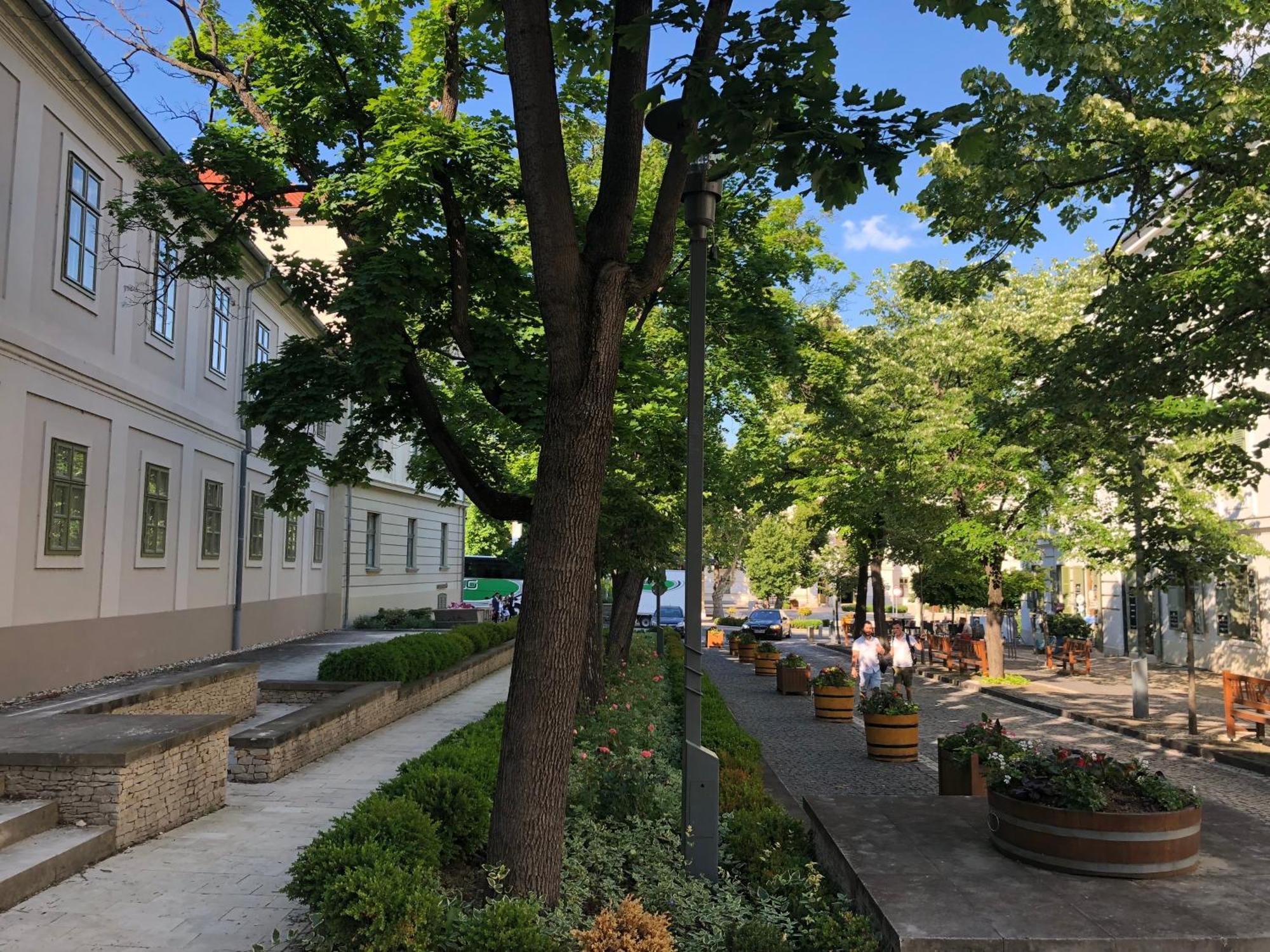 Postel Hostel Balatonfured Exterior photo